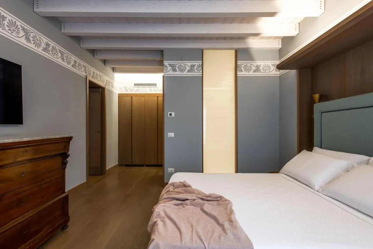 Palazzo De Gregorio Apartments パレルモ